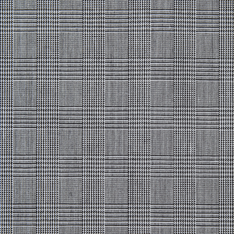 緻密なグレンチェク柄が上品な一枚。 さらっと肌触りの良い生地感です。  千鳥縫製。サイズ46×46cm、綿100％、日本製。